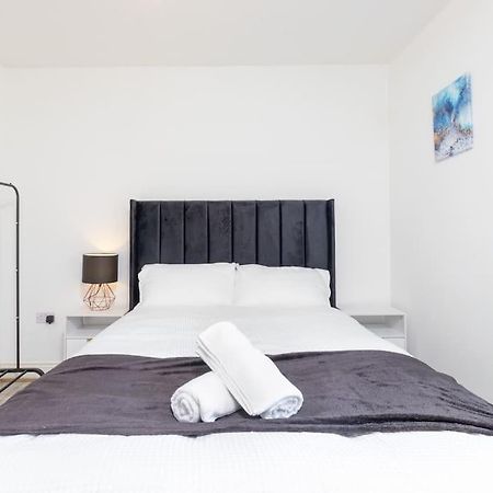 Nuneaton Retreat - City Centre - Parking - Train 외부 사진