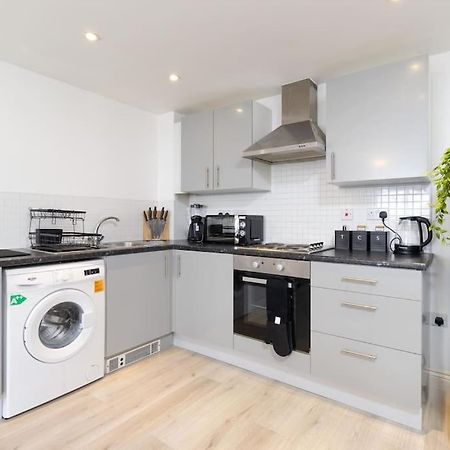Nuneaton Retreat - City Centre - Parking - Train 외부 사진