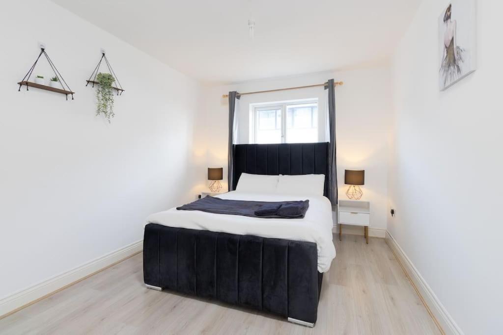 Nuneaton Retreat - City Centre - Parking - Train 외부 사진