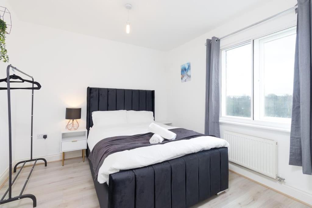 Nuneaton Retreat - City Centre - Parking - Train 외부 사진